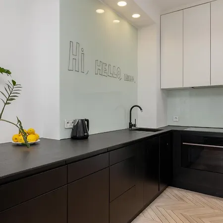 Trendy Marszalkowska With View Near Ogrod Saski By Renters