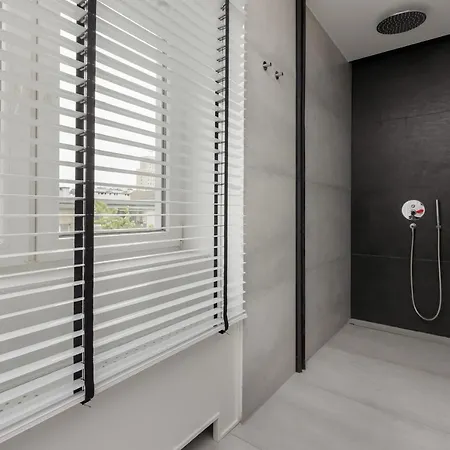 Trendy Marszalkowska With View Near Ogrod Saski By Renters Warszawa