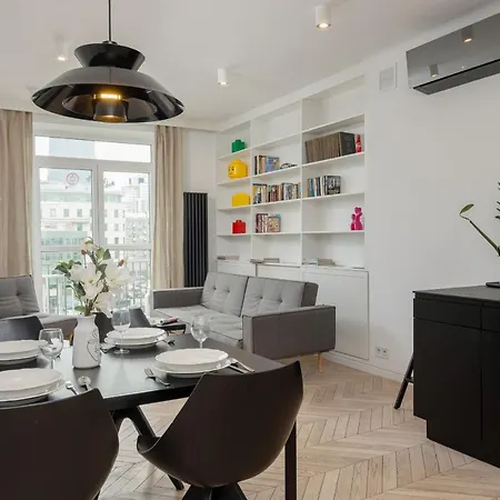 Appartement Trendy Marszalkowska With View Near Ogrod Saski By Renters